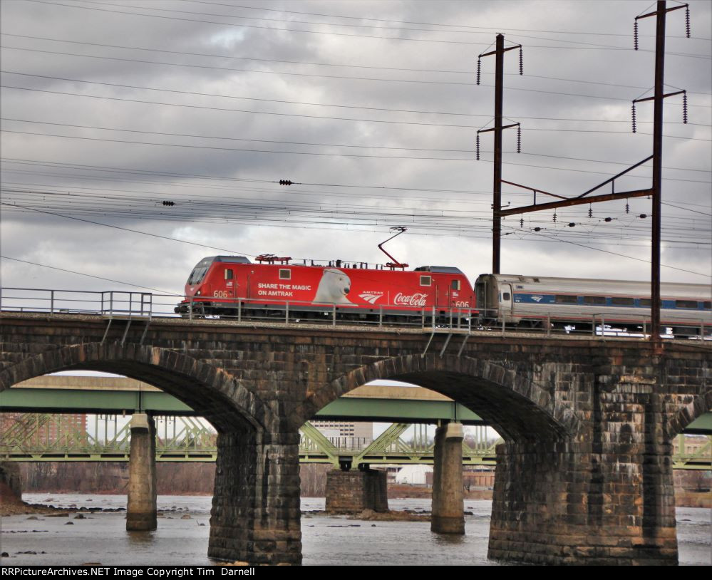 AMTK 606 on train 99